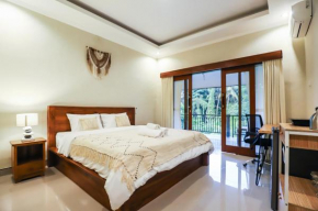 Modern Room w/ Desk, Office Chair & Kitchenette /3